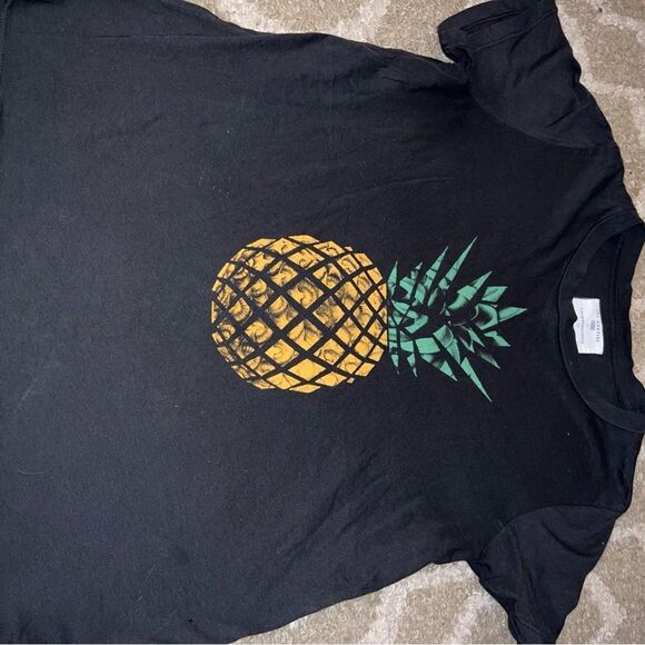 Anthropologie size M Black Pineapple Graphic T-Shirt - Picture 1 of 5